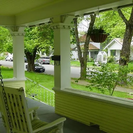 The Mcfarland Inn Bed And Breakfast-3